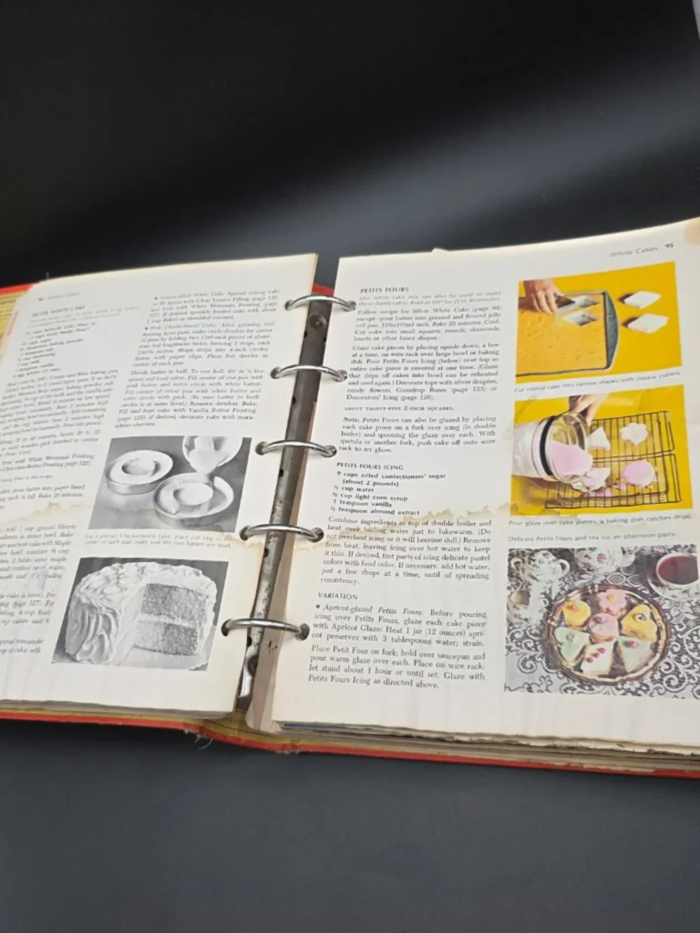Betty Crocker's Cookbook (5-Ring Binder Edition) by Betty Crocker